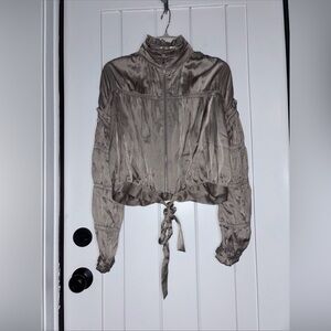 Current Air Anthropology Women’s Sz S Gray Crop Long Sleeve Satin Blouse Jacket